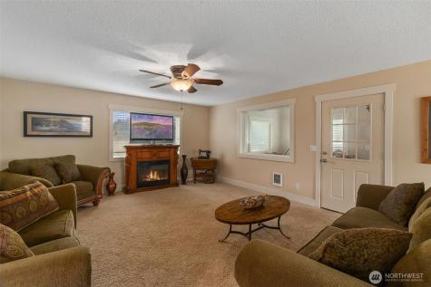 912 Middle Satsop Road Montesano WA 98563