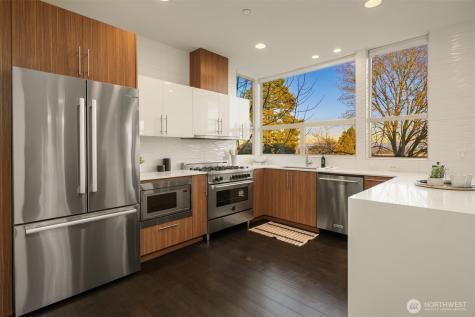 928 34th Avenue Seattle WA 98122