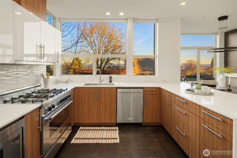 928 34th Avenue Seattle WA 98122