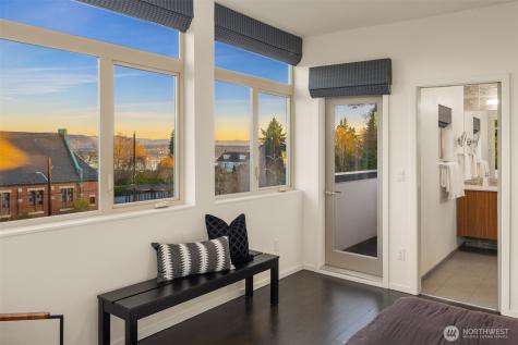 928 34th Avenue Seattle WA 98122