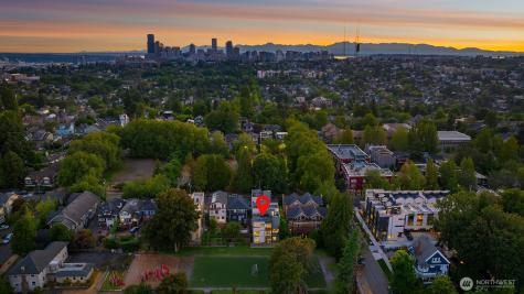 928 34th Avenue Seattle WA 98122