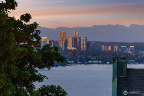 928 34th Avenue Seattle WA 98122