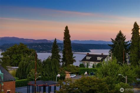 928 34th Avenue Seattle WA 98122