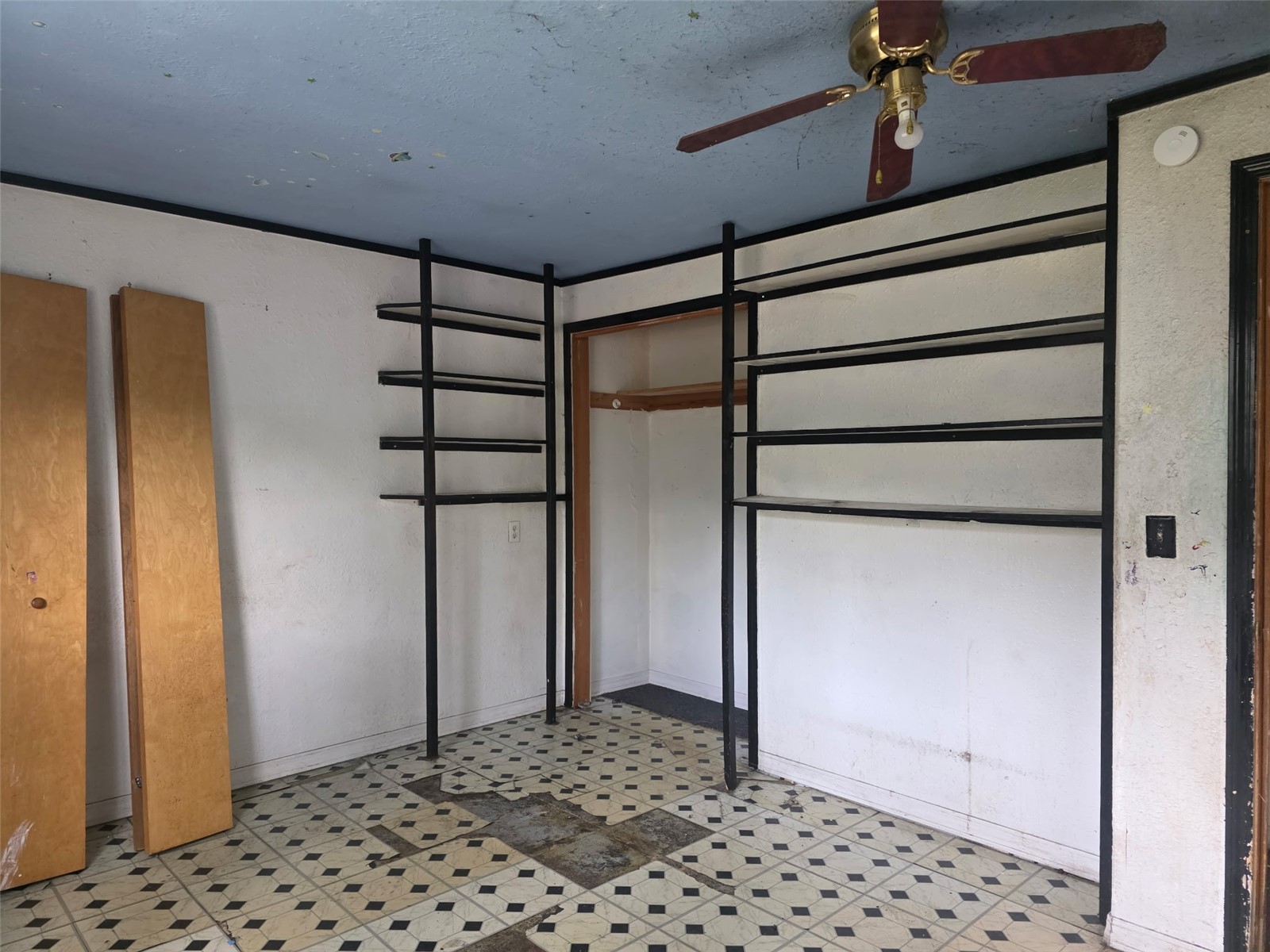 33 Old West Curlew Lake Road Republic WA 99166