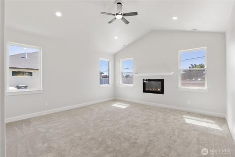 6427 2.05 NE Moses Lake WA 98837