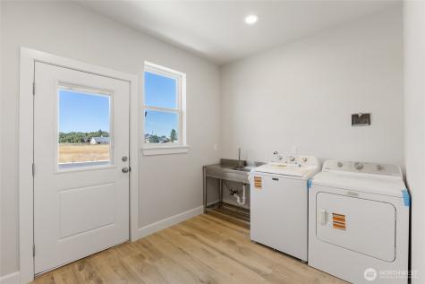 6427 2.05 NE Moses Lake WA 98837