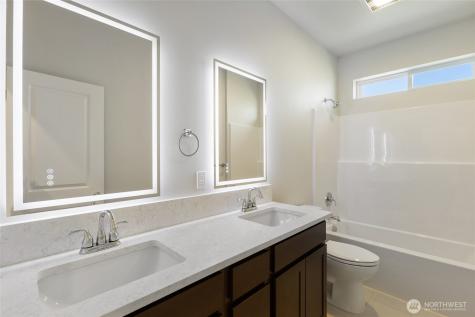 6427 2.05 NE Moses Lake WA 98837