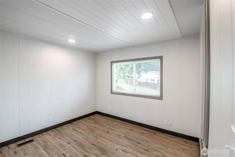 13704 108th Street Court E Puyallup WA 98374