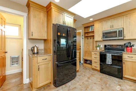 953 S Mountain View Avenue Tacoma WA 98465