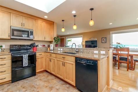 953 S Mountain View Avenue Tacoma WA 98465
