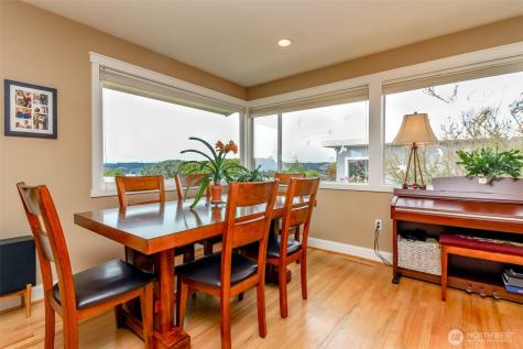 953 S Mountain View Avenue Tacoma WA 98465