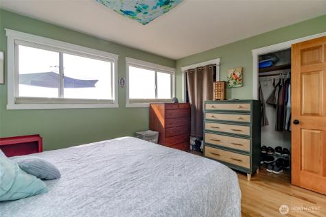 953 S Mountain View Avenue Tacoma WA 98465