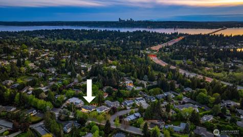 2829 92nd Avenue NE Clyde Hill WA 98004