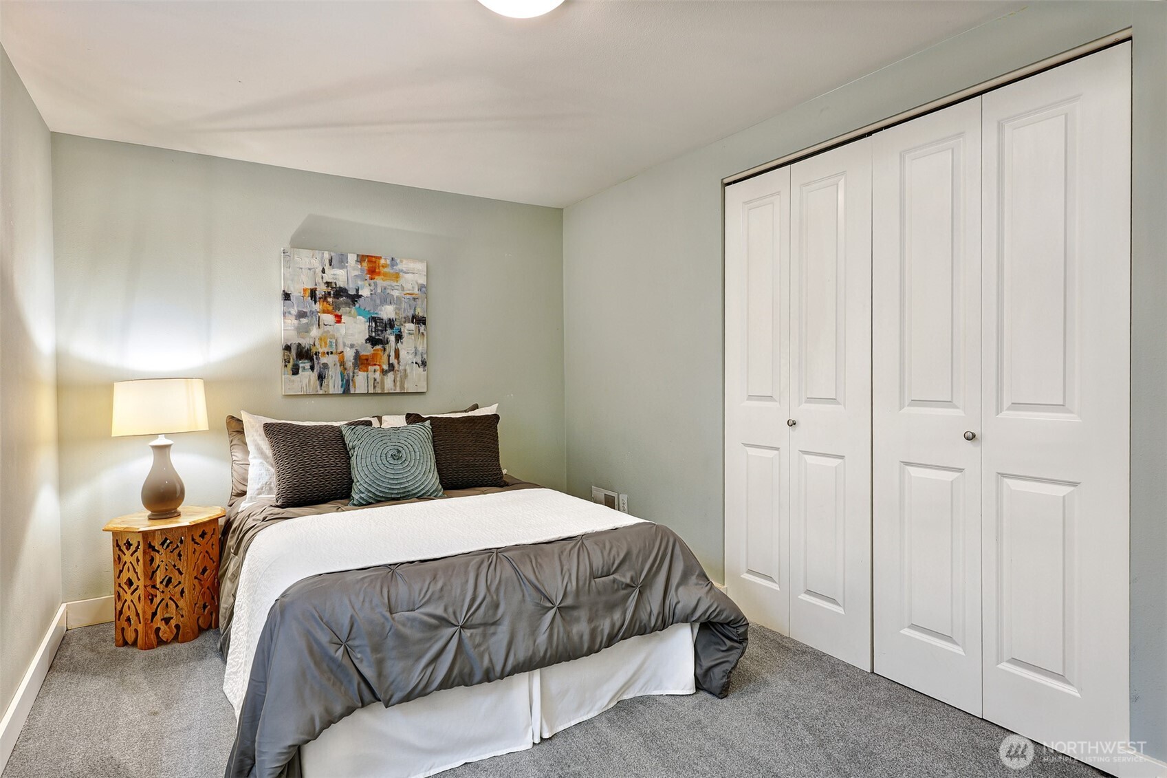 7049 Ravenna Avenue NE Seattle WA 98115