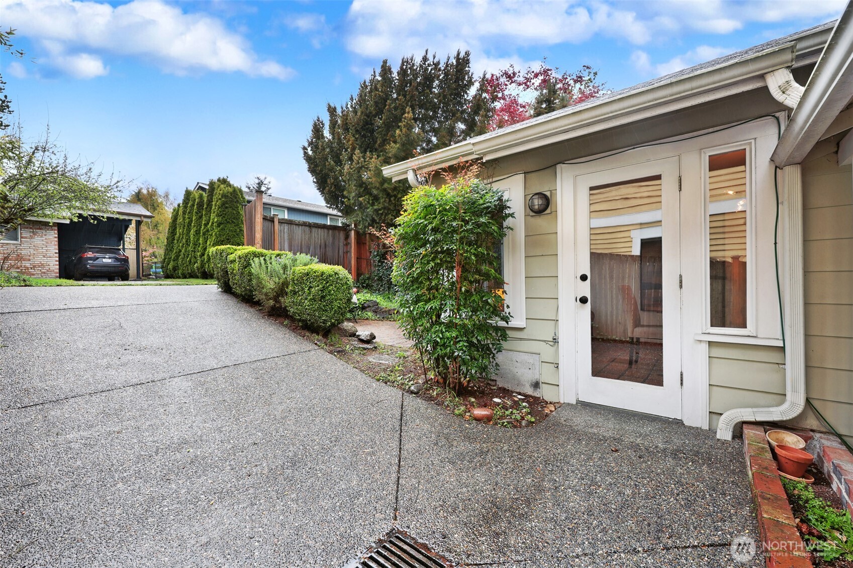 7049 Ravenna Avenue NE Seattle WA 98115