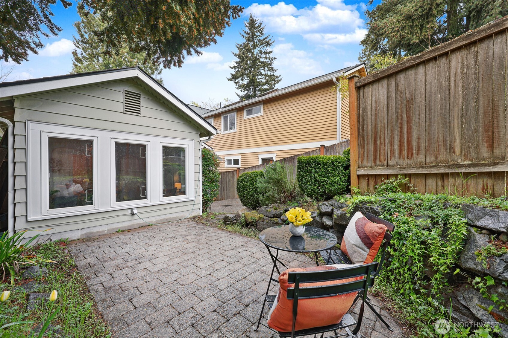 7049 Ravenna Avenue NE Seattle WA 98115