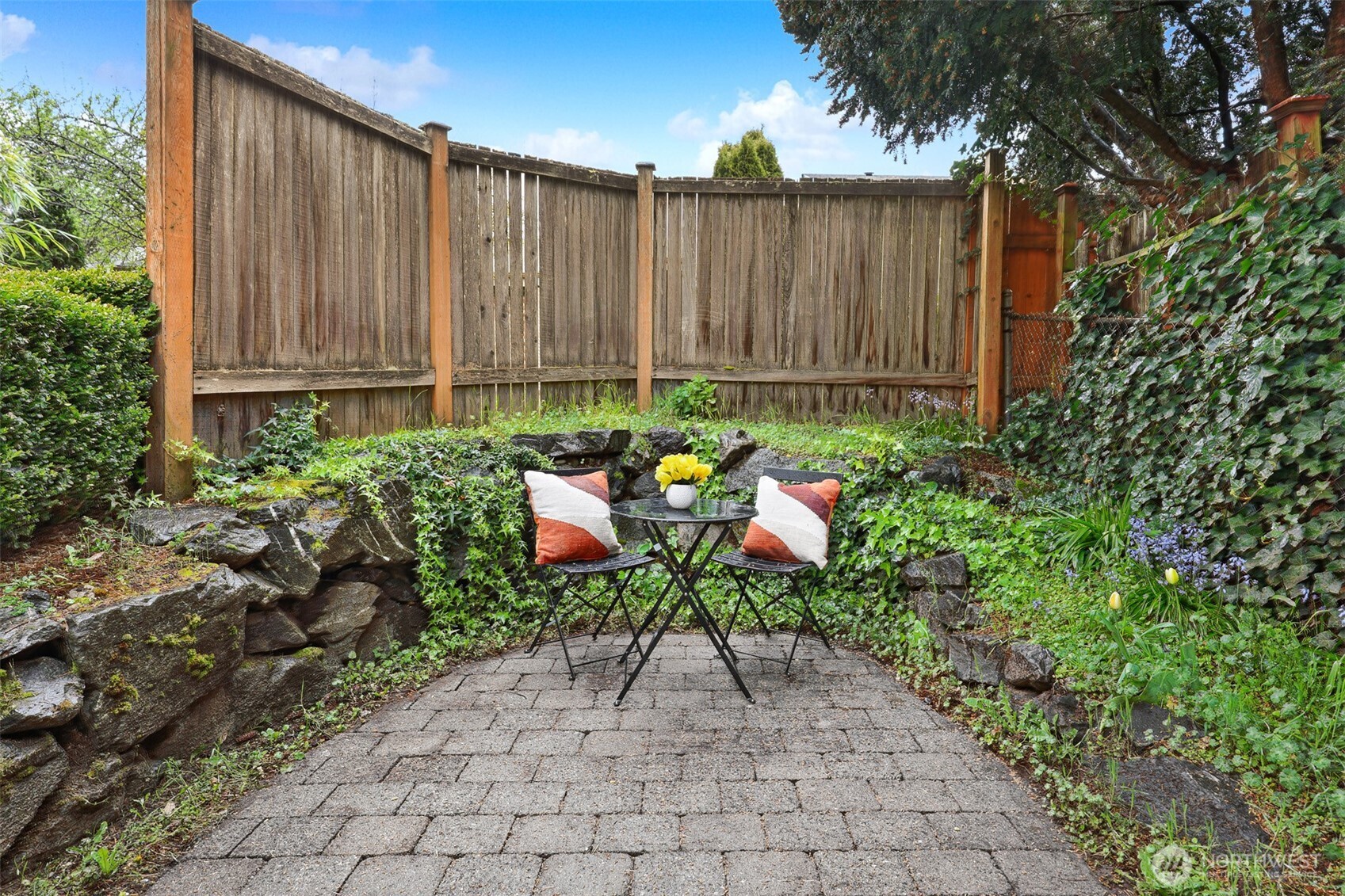 7049 Ravenna Avenue NE Seattle WA 98115