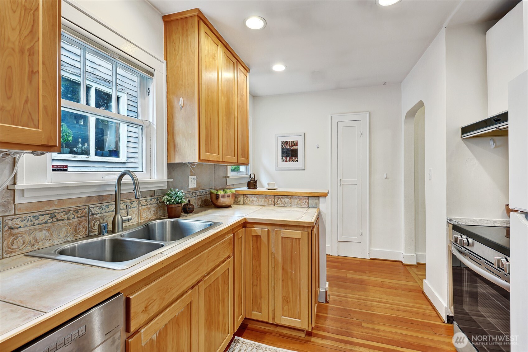 7049 Ravenna Avenue NE Seattle WA 98115