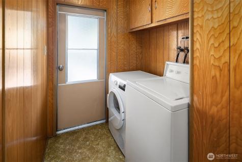 6037 NE Blakely Avenue Bainbridge Island WA 98110