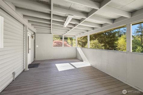 6037 NE Blakely Avenue Bainbridge Island WA 98110