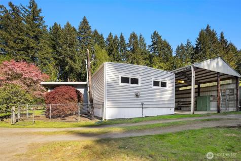 6037 NE Blakely Avenue Bainbridge Island WA 98110