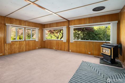 6037 NE Blakely Avenue Bainbridge Island WA 98110
