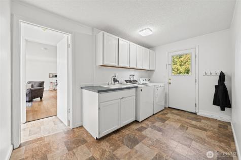 3900 SW 328th Place Federal Way WA 98023