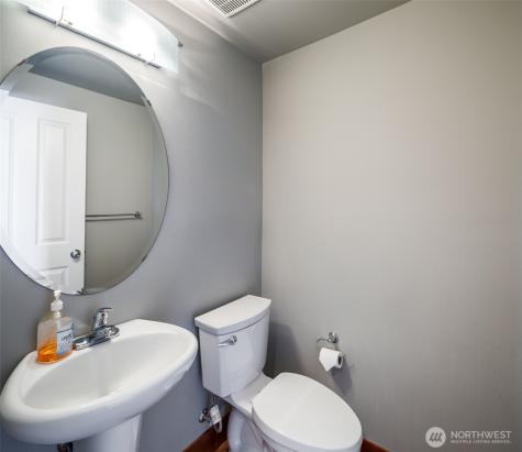 5260 Brooklyn Avenue NE Seattle WA 98105