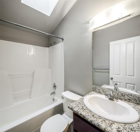 5260 Brooklyn Avenue NE Seattle WA 98105