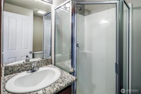 5260 Brooklyn Avenue NE Seattle WA 98105