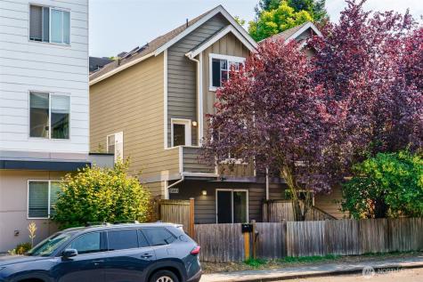 5260 Brooklyn Avenue NE Seattle WA 98105