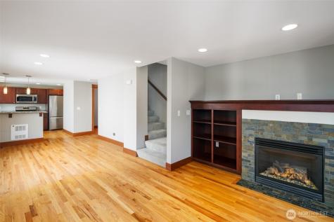 5260 Brooklyn Avenue NE Seattle WA 98105