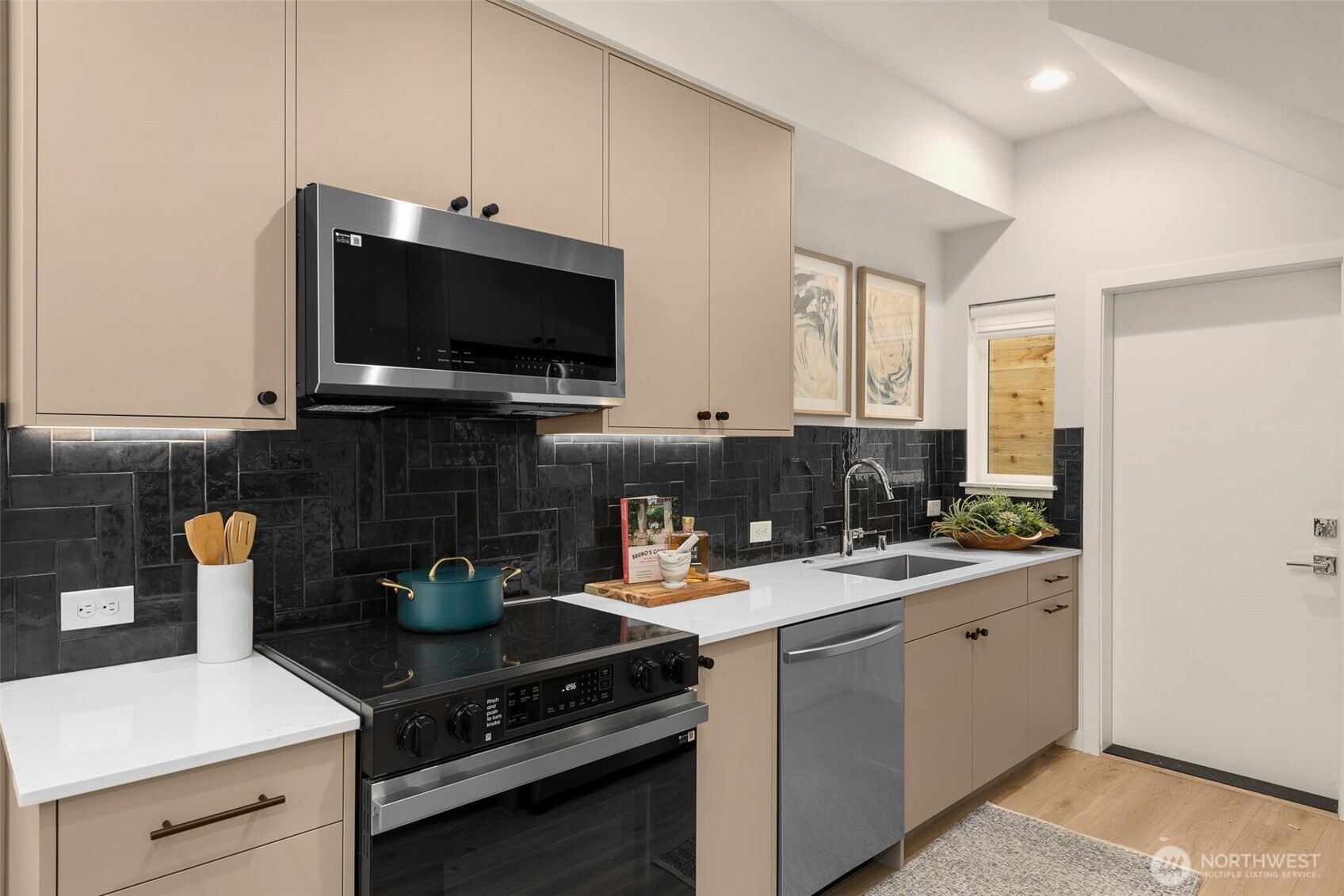 8045 Mary Avenue NW Seattle WA 98117