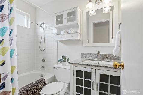 12018 NE 136th Place Kirkland WA 98034