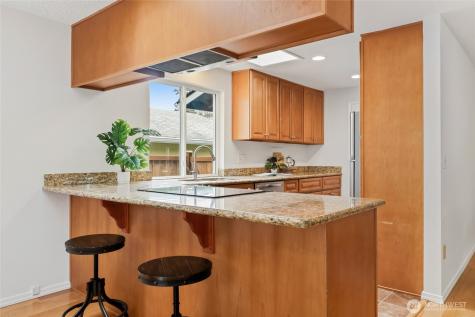 12018 NE 136th Place Kirkland WA 98034