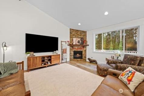 10218 45th Street E Edgewood WA 98372