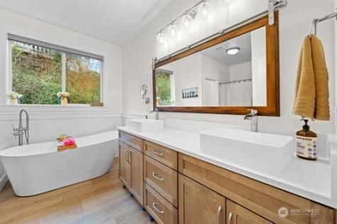 10218 45th Street E Edgewood WA 98372