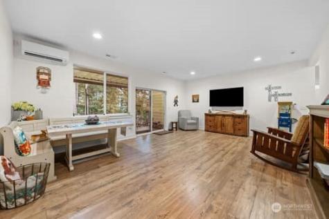 10218 45th Street E Edgewood WA 98372