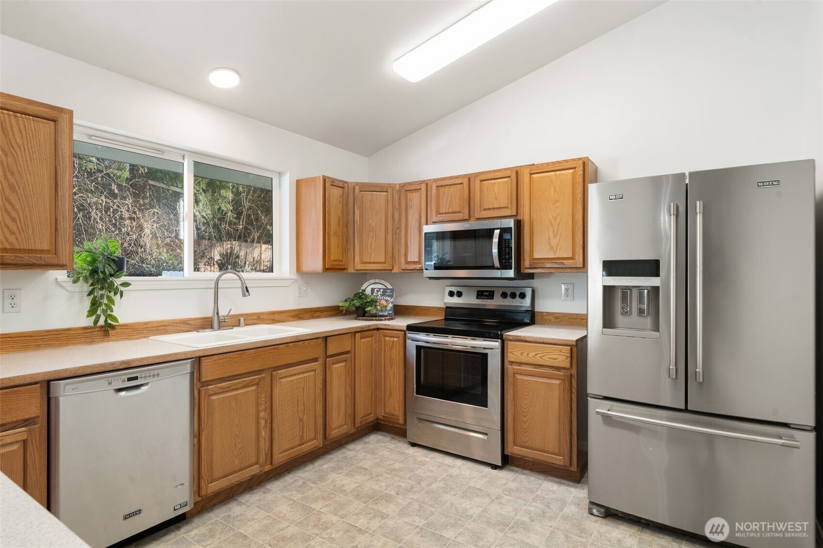 1180 E Trails End Drive Belfair WA 98528