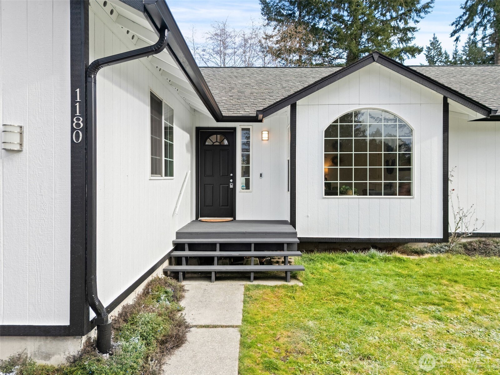1180 E Trails End Drive Belfair WA 98528