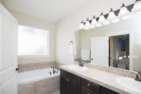 210 N 90th Avenue Yakima WA 98908