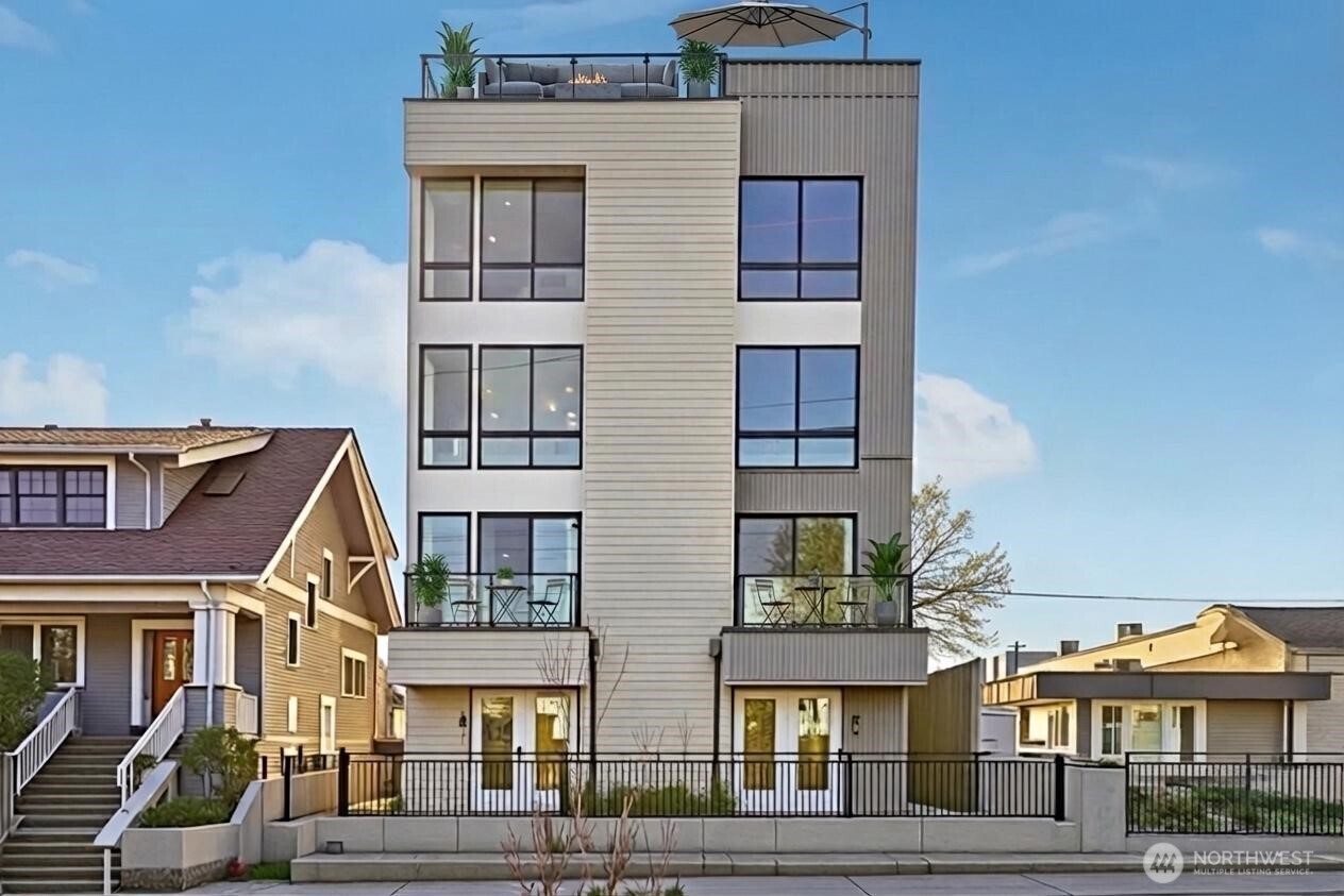 6211 12th Avenue NE Seattle WA 98115