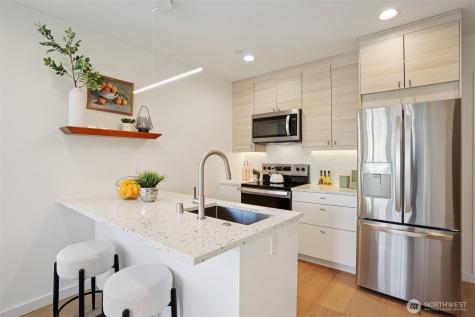 6211 12th Avenue NE Seattle WA 98115