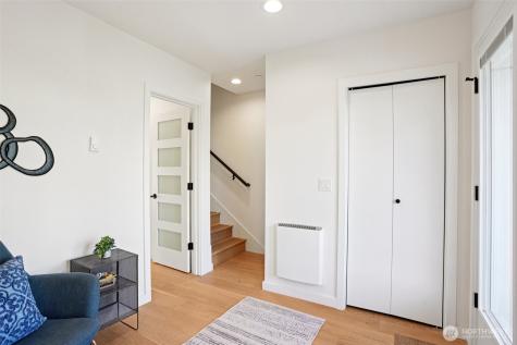 6211 12th Avenue NE Seattle WA 98115