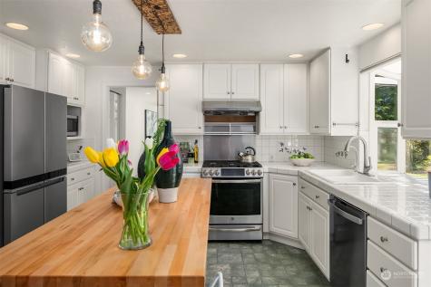 18208 NE 194th Street Woodinville WA 98077