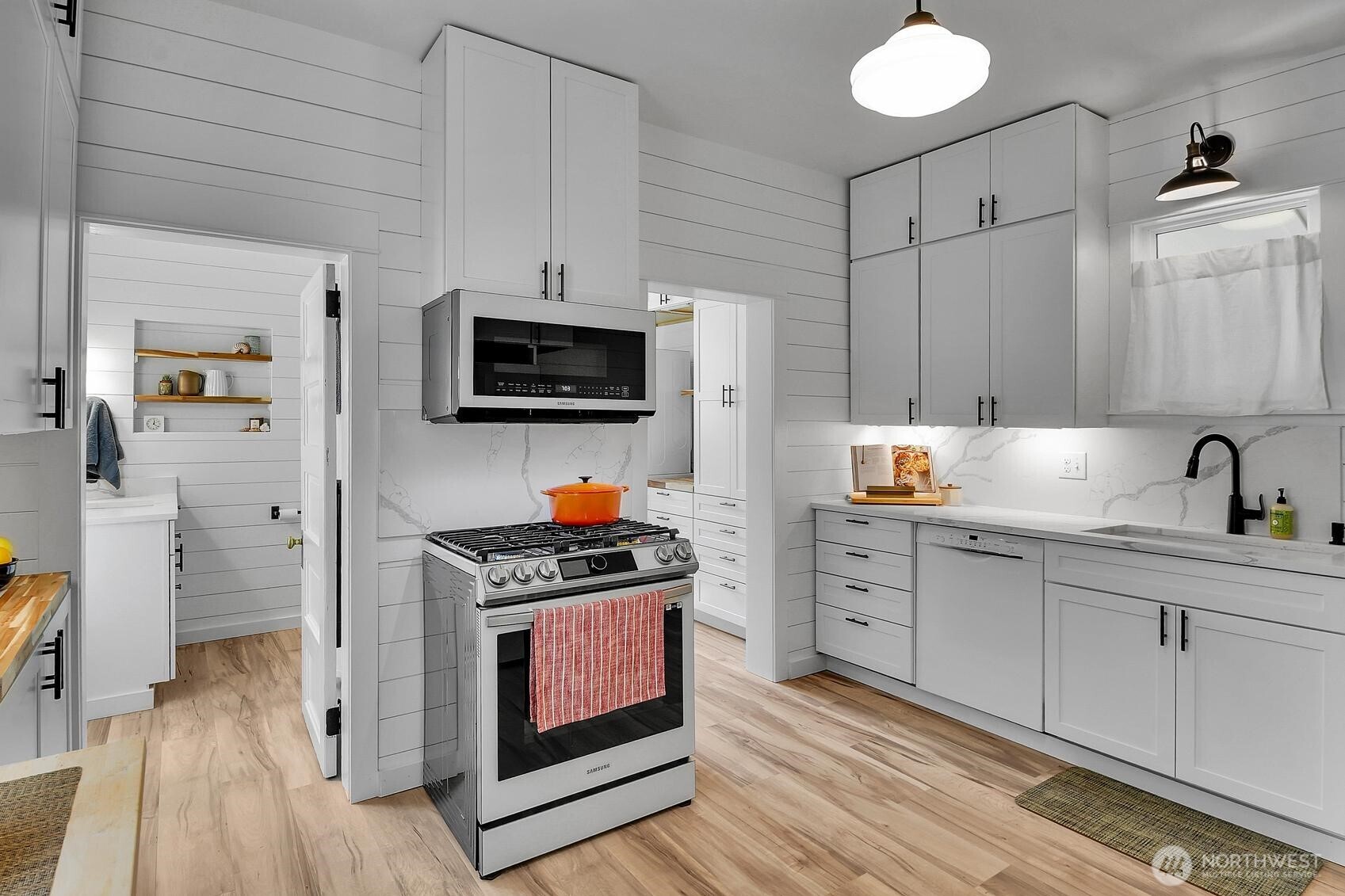 511 N 82nd Street Seattle WA 98103