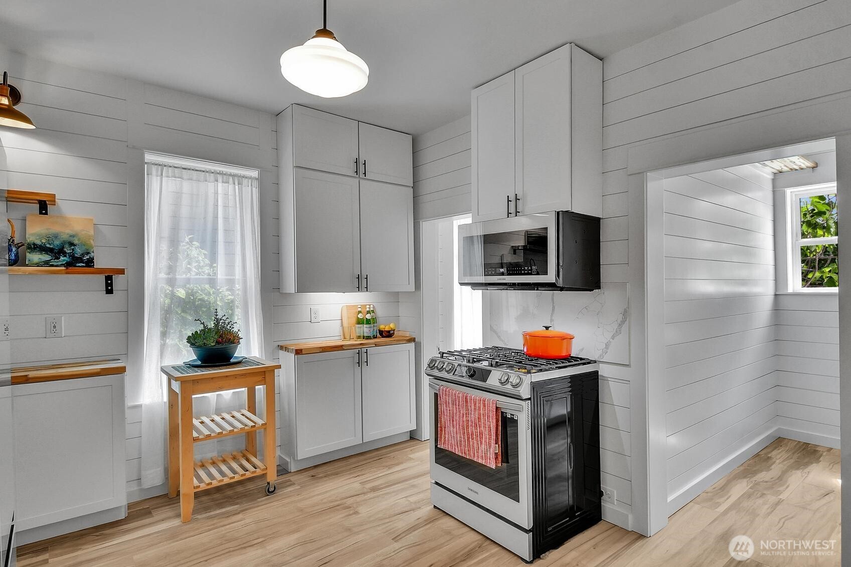 511 N 82nd Street Seattle WA 98103