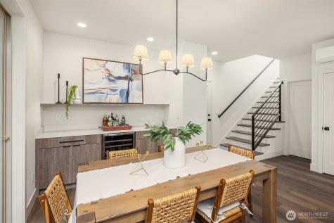 637 18th Avenue W Kirkland WA 98033