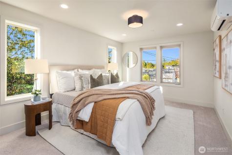 637 18th Avenue W Kirkland WA 98033