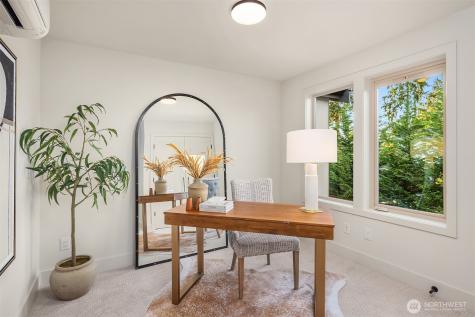 637 18th Avenue W Kirkland WA 98033